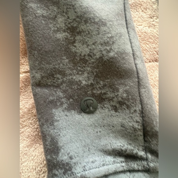 Lululemon City Sweat Crew Neck Sweatshirt - Picture 2 of 2